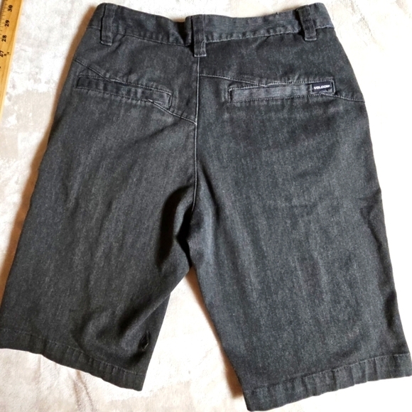 Volcom Men's Flat Front Modern Fit Chino Shorts Size 30 Dark Gray - Picture 2 of 11